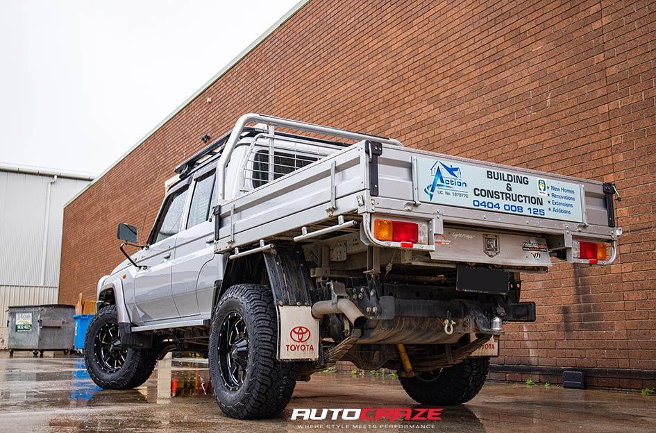 TOYOTA LANDCRUSIER MO962 SATIN GREY MILLED ACCENTS