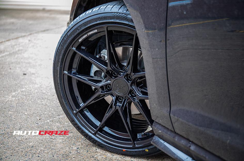 VOLKSWAGEN-GOLF-TOXIN-GLOSS-BLACK