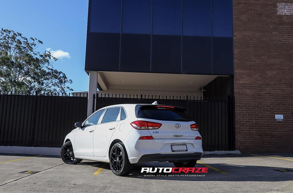 HYUNDAI I30 LEMANS GLOSS BLACK