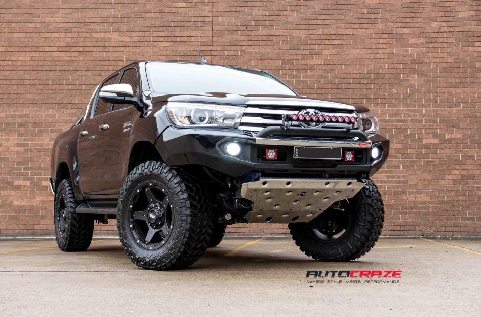 TOYOTA HILUX N80 4WD GD04 MATTE BLACK