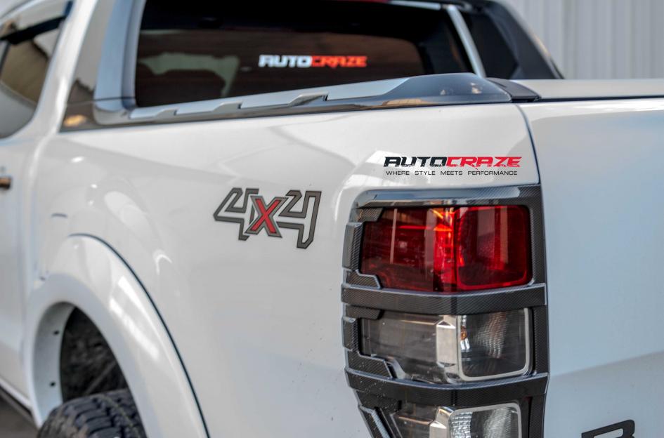 FORD RANGER COUPLER BLACK MACHINED WITH DARK TINT
