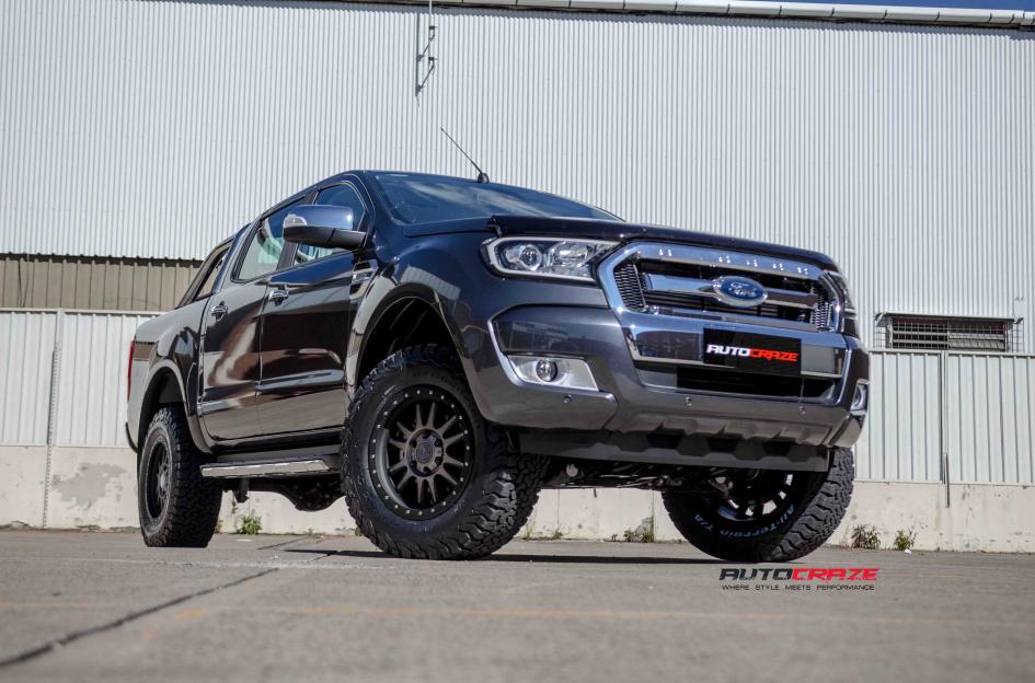FORD-RANGER-TANAY-MATTE-BLACK-MACHINED-FACE-WITH-DARK-MATTE-TINT-2