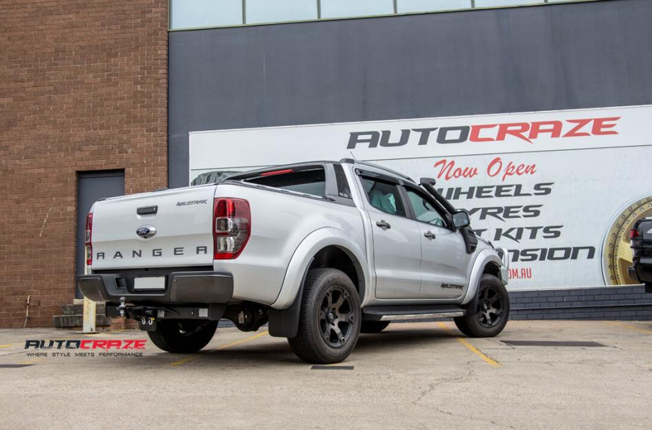 FORD RANGER BEAST BLACK MACHINED WITH DARK TINT