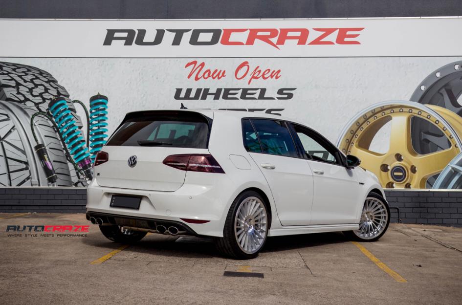 VOLKSWAGEN GOLF IND T SILVER MACHINED FACE 6