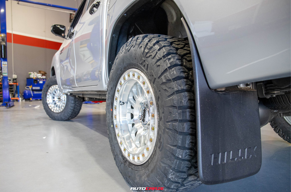 TOYOTA HILUX KMC IMS GLOSS SILVER W/ MACHINED FACE