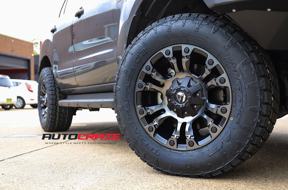 FORD EVEREST VAPOR BLACK MACHINED WITH DARK TINT