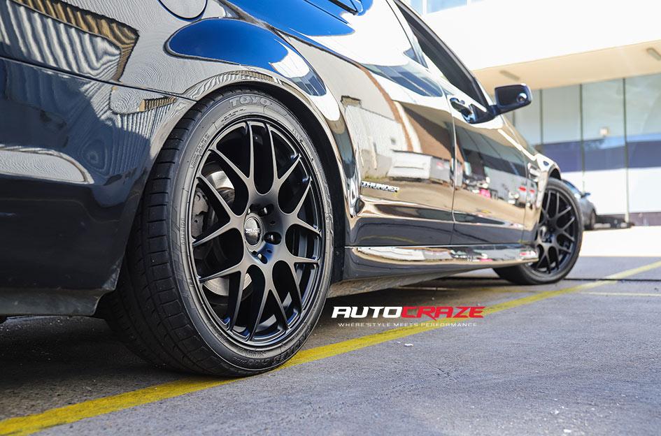 HOLDEN-COMMODORE-VE-UTE-RELOAD-SATIN-BLACK