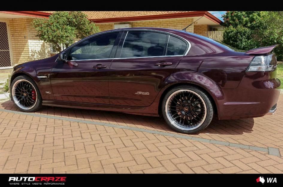 HOLDEN-COMMODORE-OM