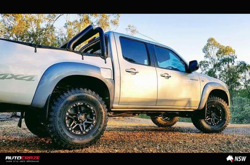 MAZDA BT 50 T01 SATIN BLACK WITH CHROME INSERTS