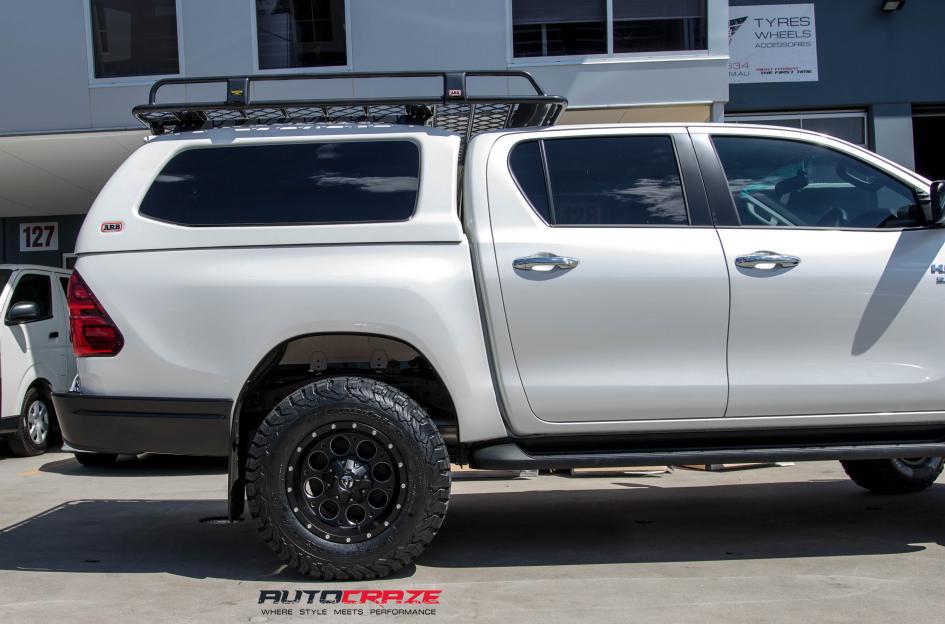 TOYOTA HILUX N80 4WD REVOLVER GLOSS BLACK WITH MILLED ACCENTS