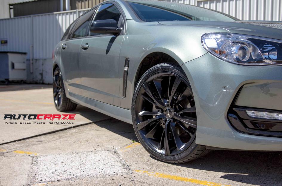 HOLDEN-COMMODORE-KAPTIVE-SATIN-BLACK