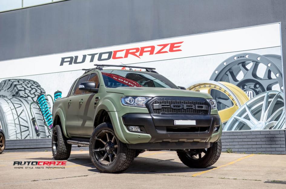 FORD RANGER COUPLER BLACK MACHINED WITH DARK TINT