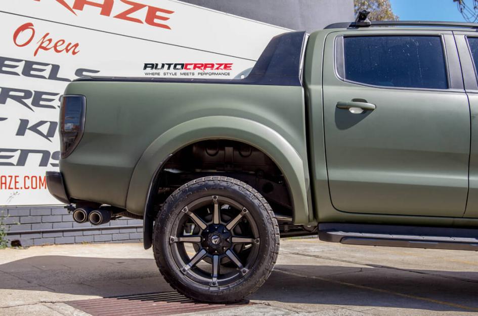 FORD RANGER COUPLER BLACK MACHINED WITH DARK TINT