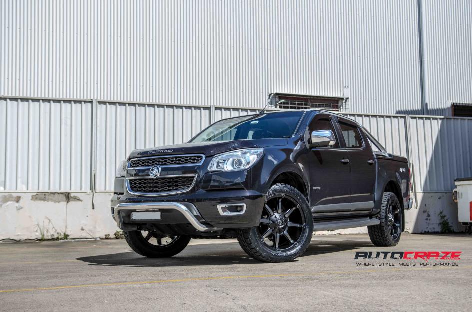 HOLDEN COLORADO COUPLER BLACK MACHINED WITH DARK TINT