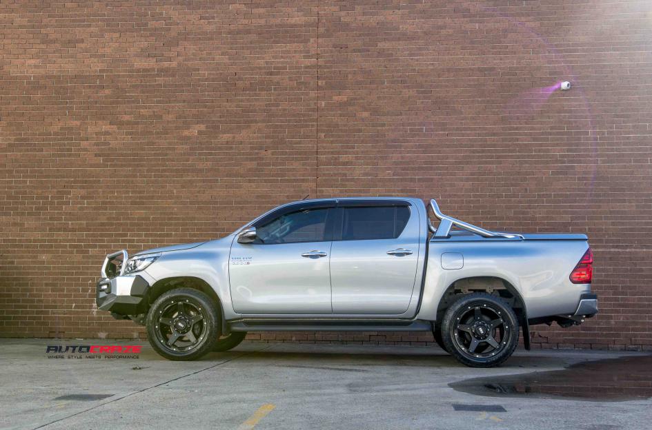 TOYOTA HILUX N80 4WD GD04 MATTE BLACK 3