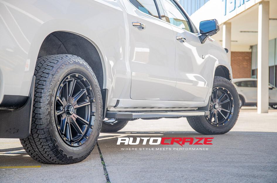 CHEVROLET-SILVERADO-SYNC-SATIN-BLACK