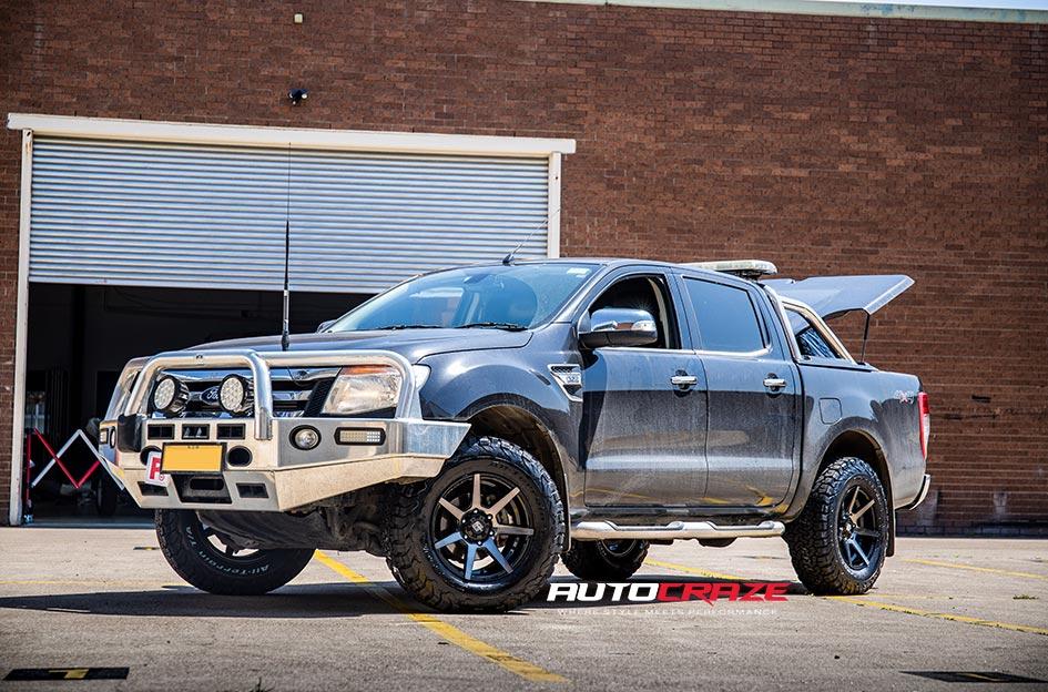 FORD RANGER AVALANCHE MATTE BLACK GREY FACE