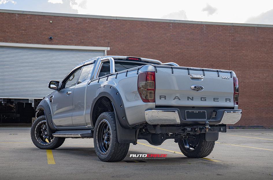 FORD-RANGER-TROPHY-MATTE-BLACK-WITH-ANTHRACITE-RING