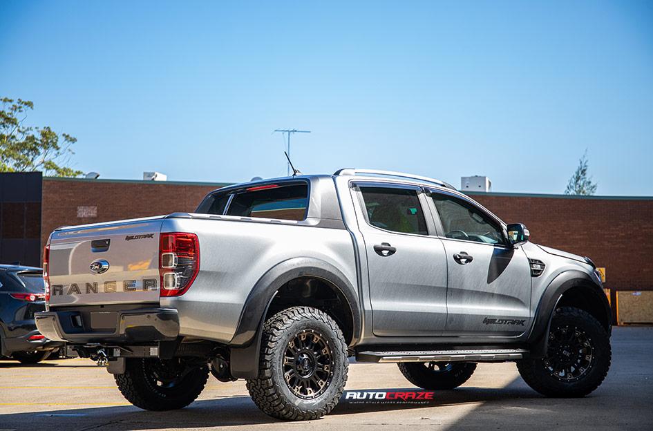 FORD RANGER HOSS XD II SATIN BLACK DARK TINT