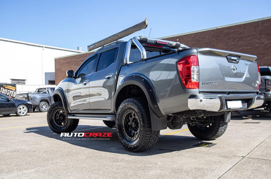 NISSAN NAVARA D LOCKER BLACK
