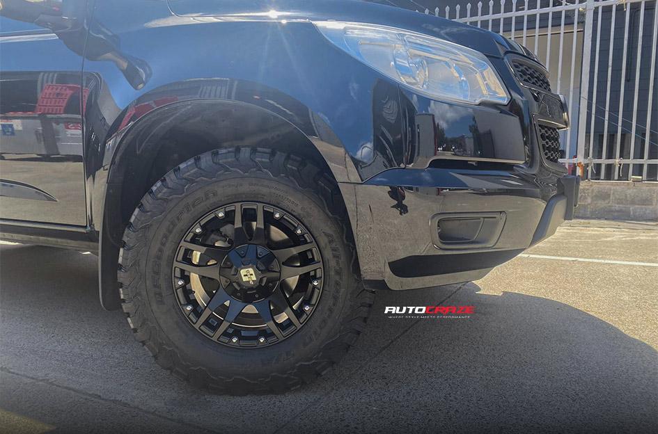 HOLDEN COLORADO CLIFF MATTE BLACK 