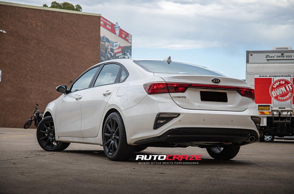 KIA-CERATO-CARBINE-SATIN-BLACK
