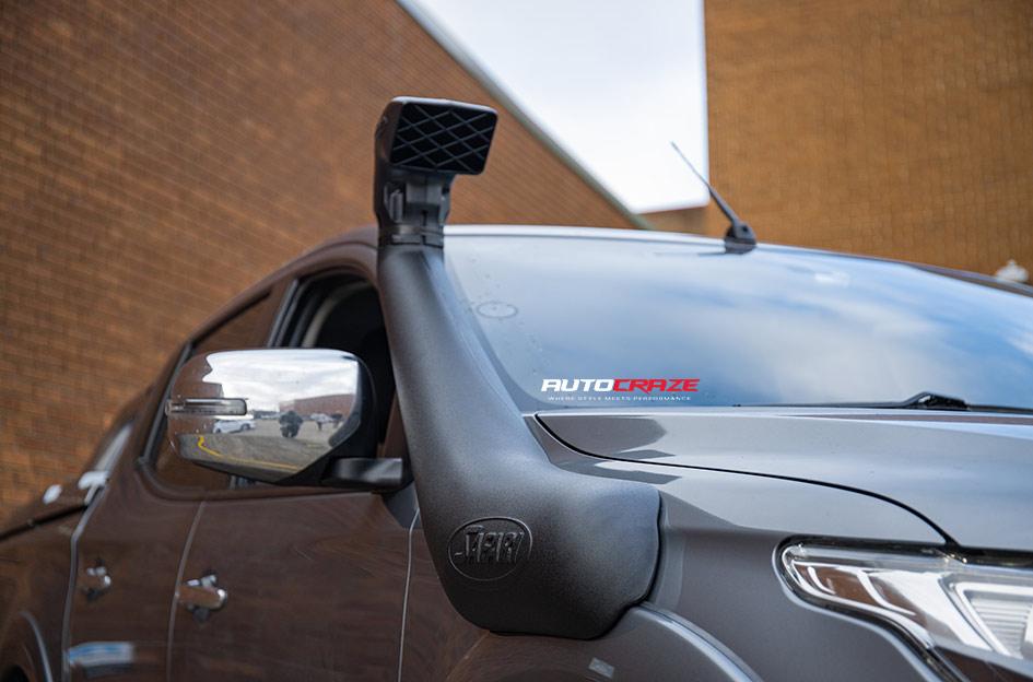MITSUBISHI TRITON D HOLE BLACK