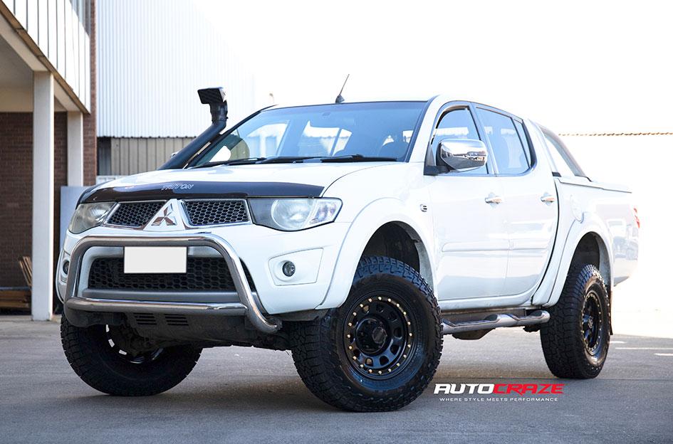 MITSUBISHI TRITON D LOCKER BLACK