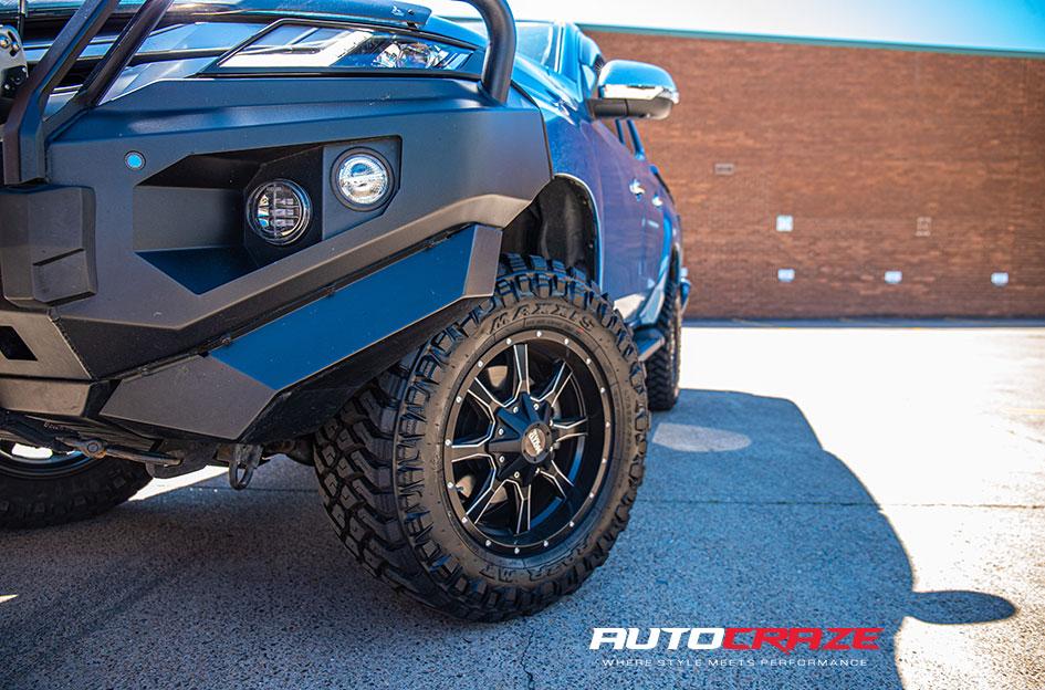 MITSUBISHI TRITON MO970 SATIN BLACK MILLED ACCENTS