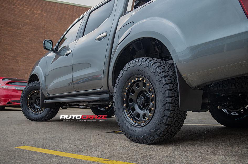 NISSAN NAVARA D HOLE BLACK