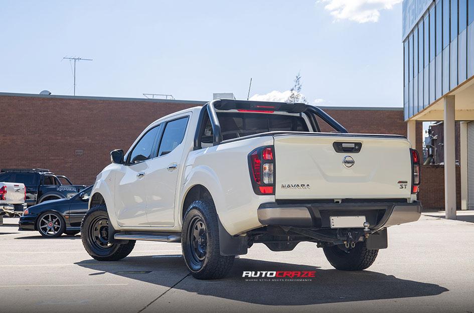 NISSAN-NAVARA-TERRA-SATIN-BLACK