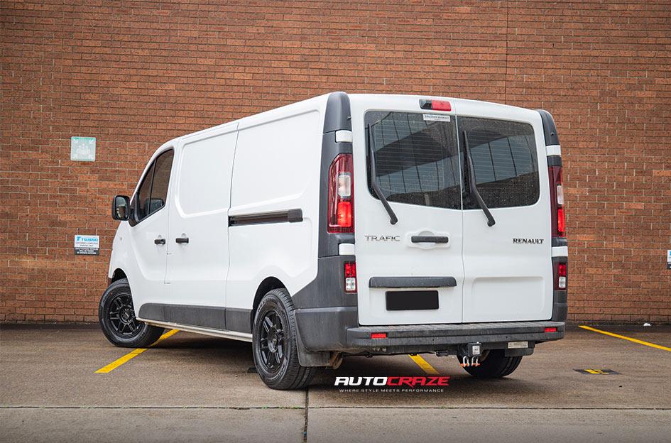 RENAULT TRAFIC KM716 NOMAD SATIN BLACK