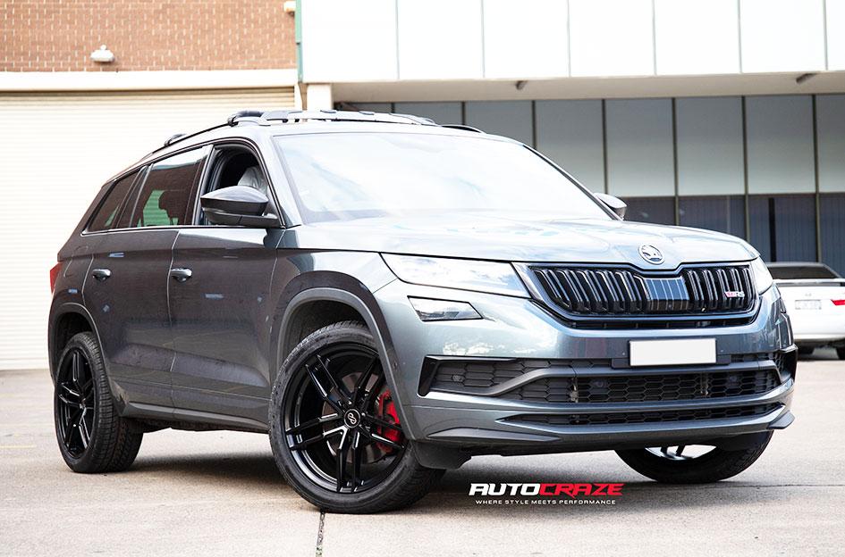SKODA KODIAQ SQ32 OSAKA MATTE BLACK 
