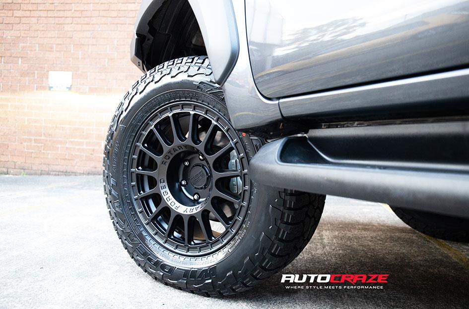 TOYOTA HILUX N80 4WD SANDSTORM GLOSS BLACK