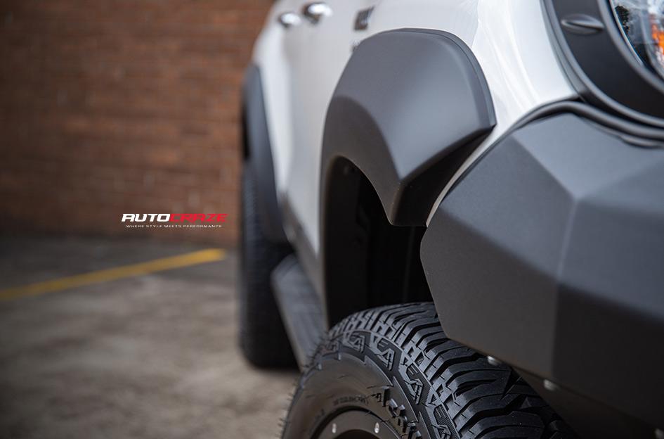 TOYOTA HILUX N80 4WD BLADE  OR GLOSS BLACK MILLED