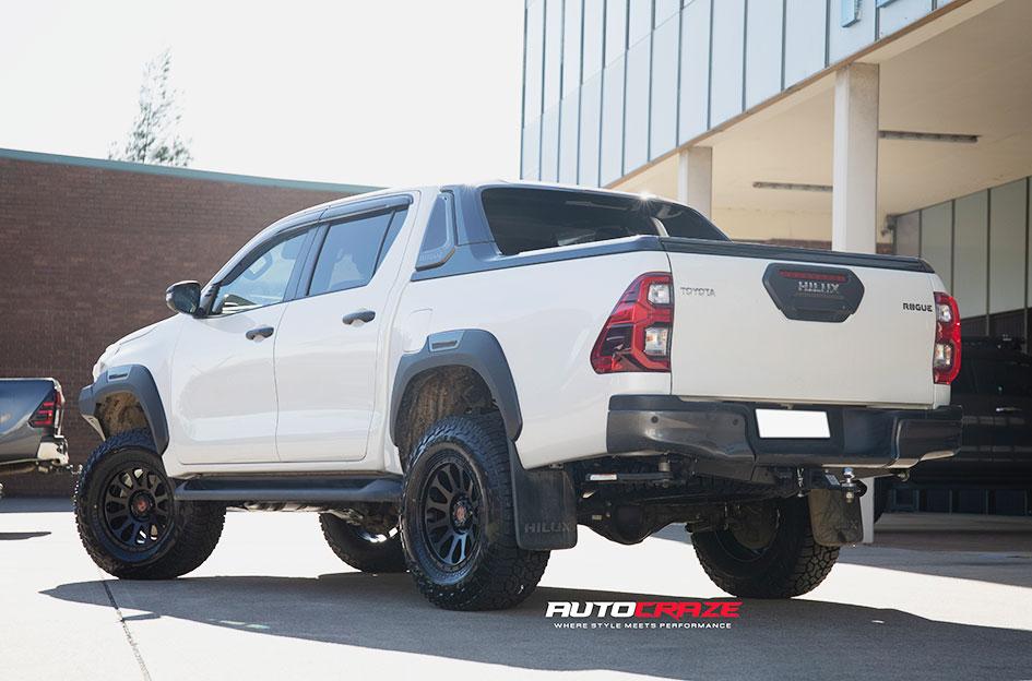 TOYOTA HILUX N80 4WD VICTIM MATTE BLACK