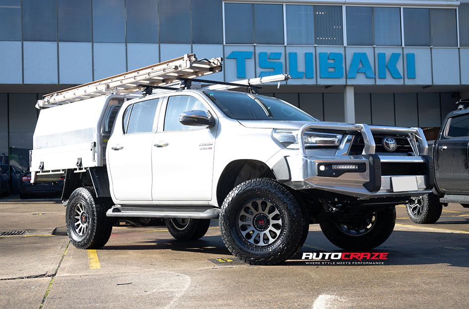 TOYOTA-HILUX-4WD-VICTIM-GUNMETAL-BLACK-RING