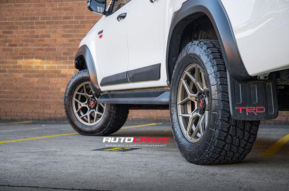 TOYOTA HILUX N80 4WD SABBATH BRONZE