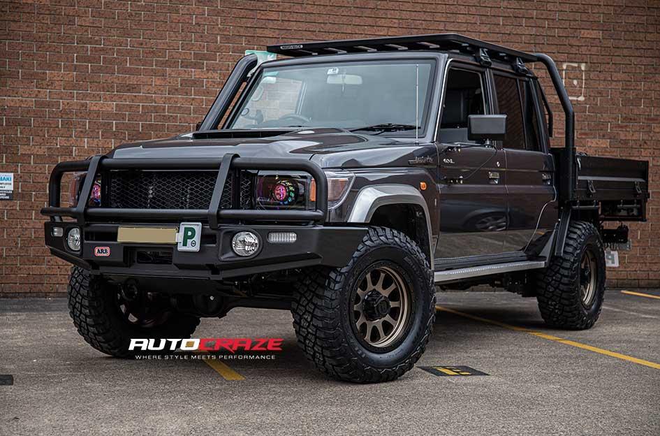 TOYOTA LANDCRUISER HURRICANE SATIN BRONZE BLACK LIP