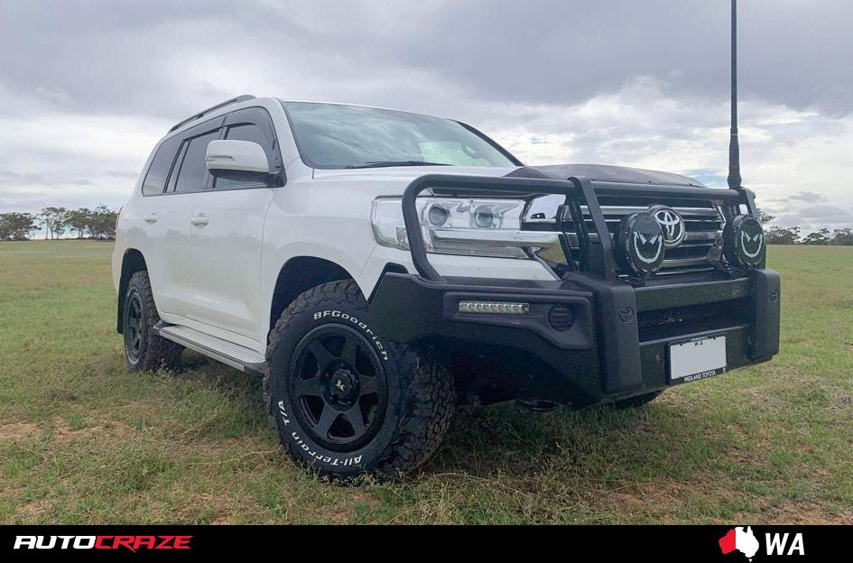 TOYOTA LANDCRUISER QUAKE SATIN BLACK