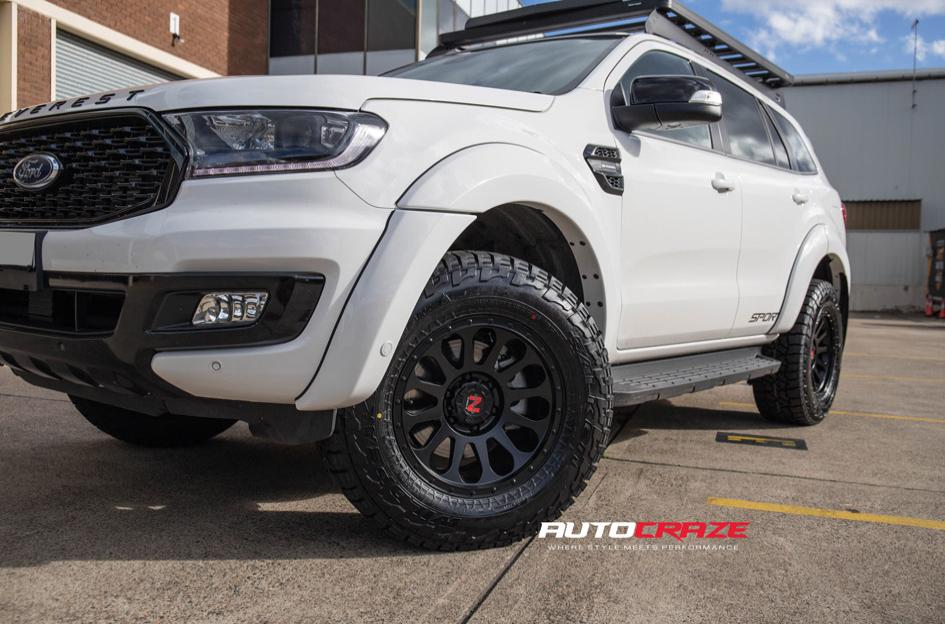 FORD EVEREST VICTIM MATTE BLACK