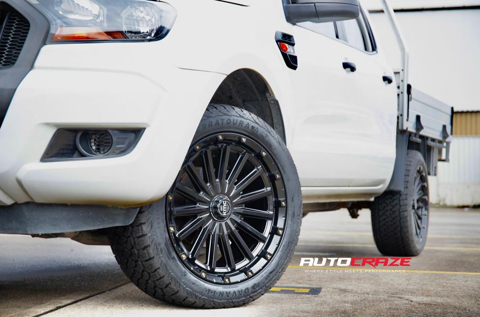 FORD RANGER SIGNAL SATIN BLACK