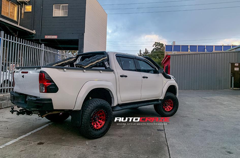 TOYOTA HILUX N80 4WD COVERT CANDY RED BLACK LIP