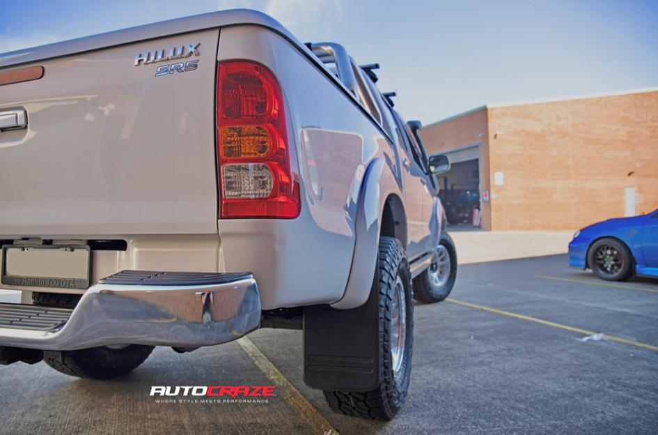 TOYOTA HILUX N70 4WD VECTOR BLACK MACHINED
