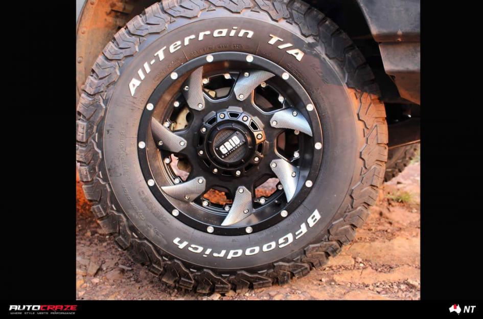 FORD RANGER GD01 BLACK WITH CHROME INSERTS