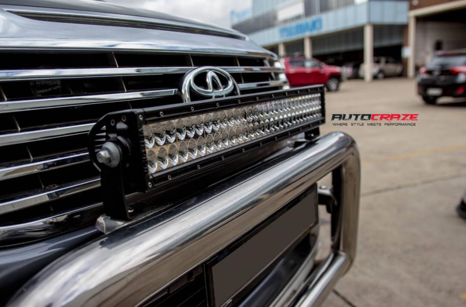 TOYOTA HILUX N70 4WD BEAST BLACK MACHINED WITH DARK TINT