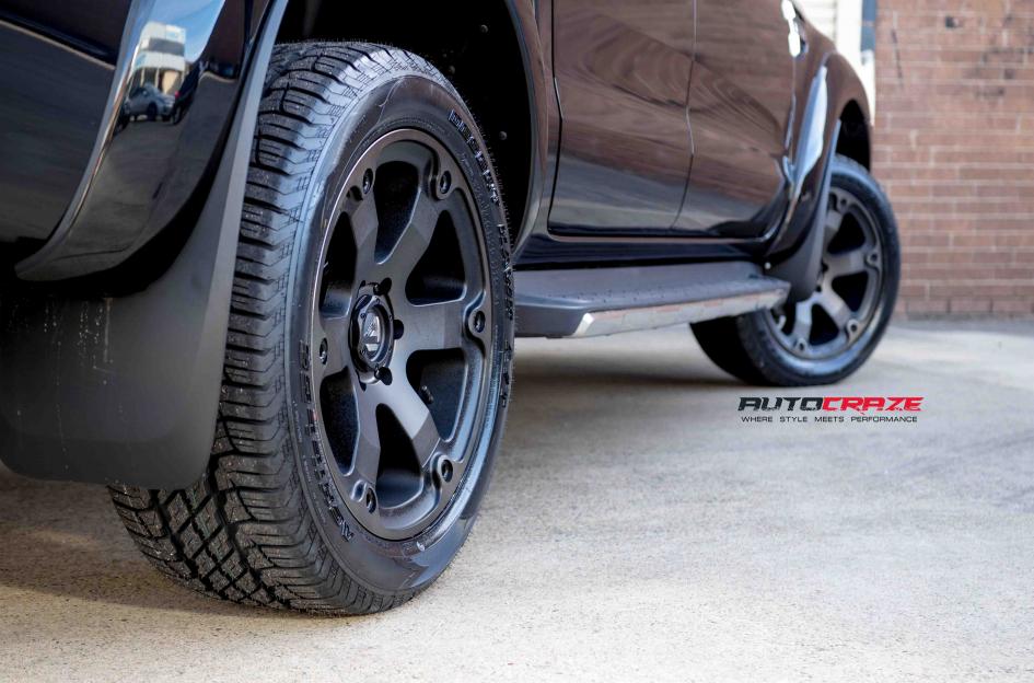 FORD RANGER BEAST BLACK MACHINED WITH DARK TINT