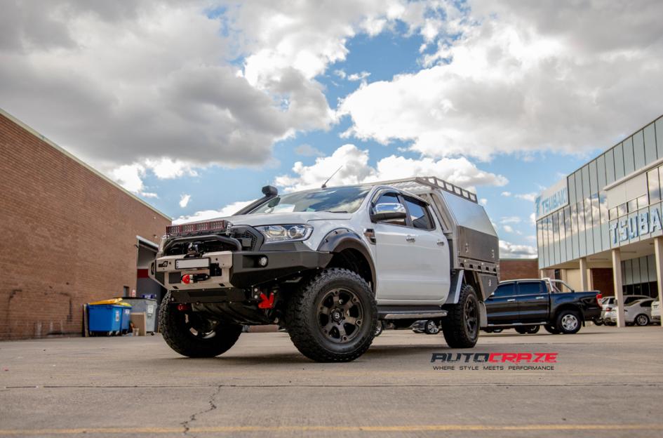 FORD RANGER BEAST BLACK MACHINED WITH DARK TINT