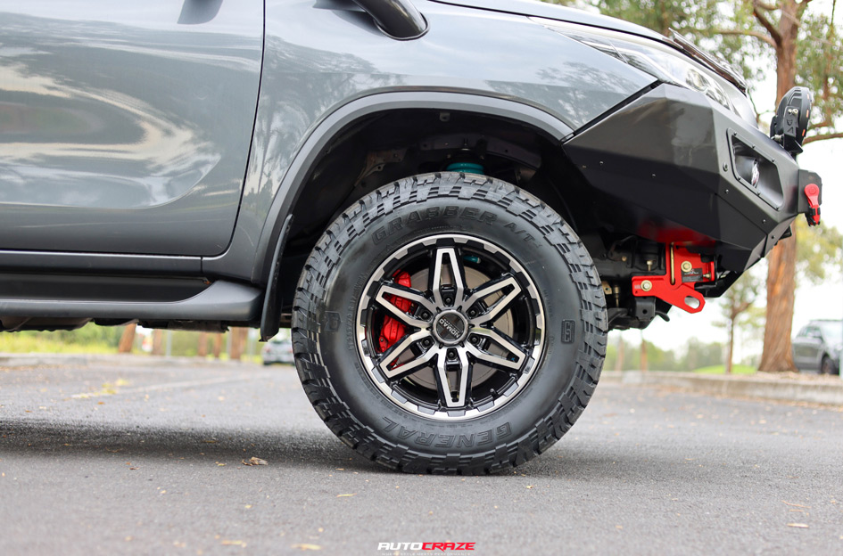 TOYOTA FORTUNER NOMAD N232 GLOSS BLACK DARK TINT