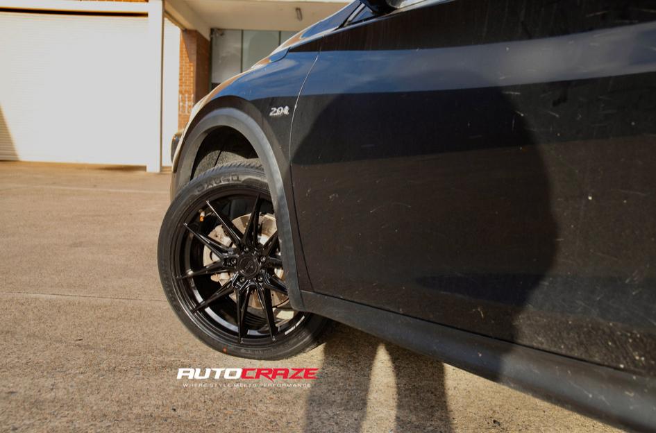 INFINITI QX30 TOXIN GLOSS BLACK
